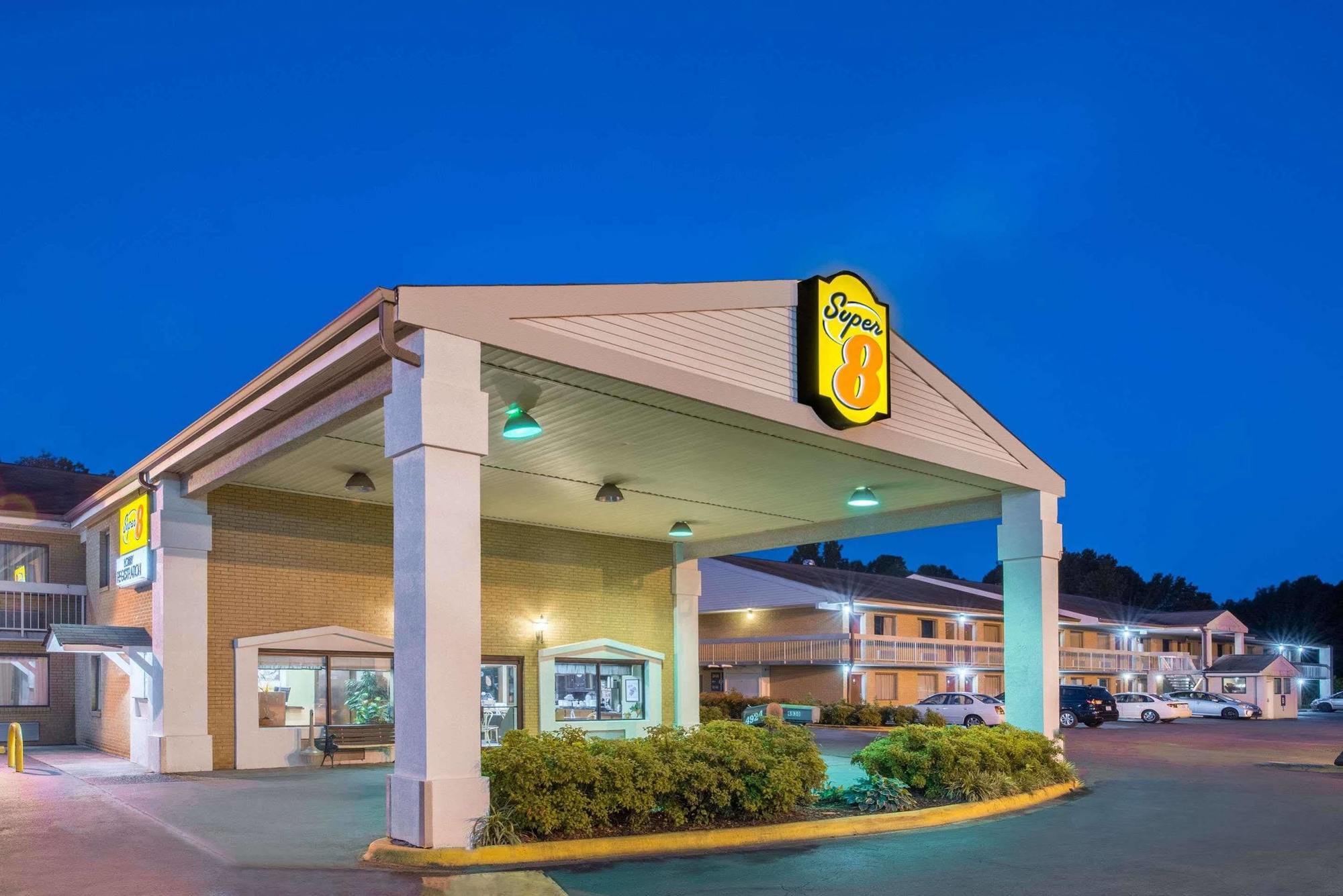Sunset Inn Northlake Шарлотт Экстерьер фото