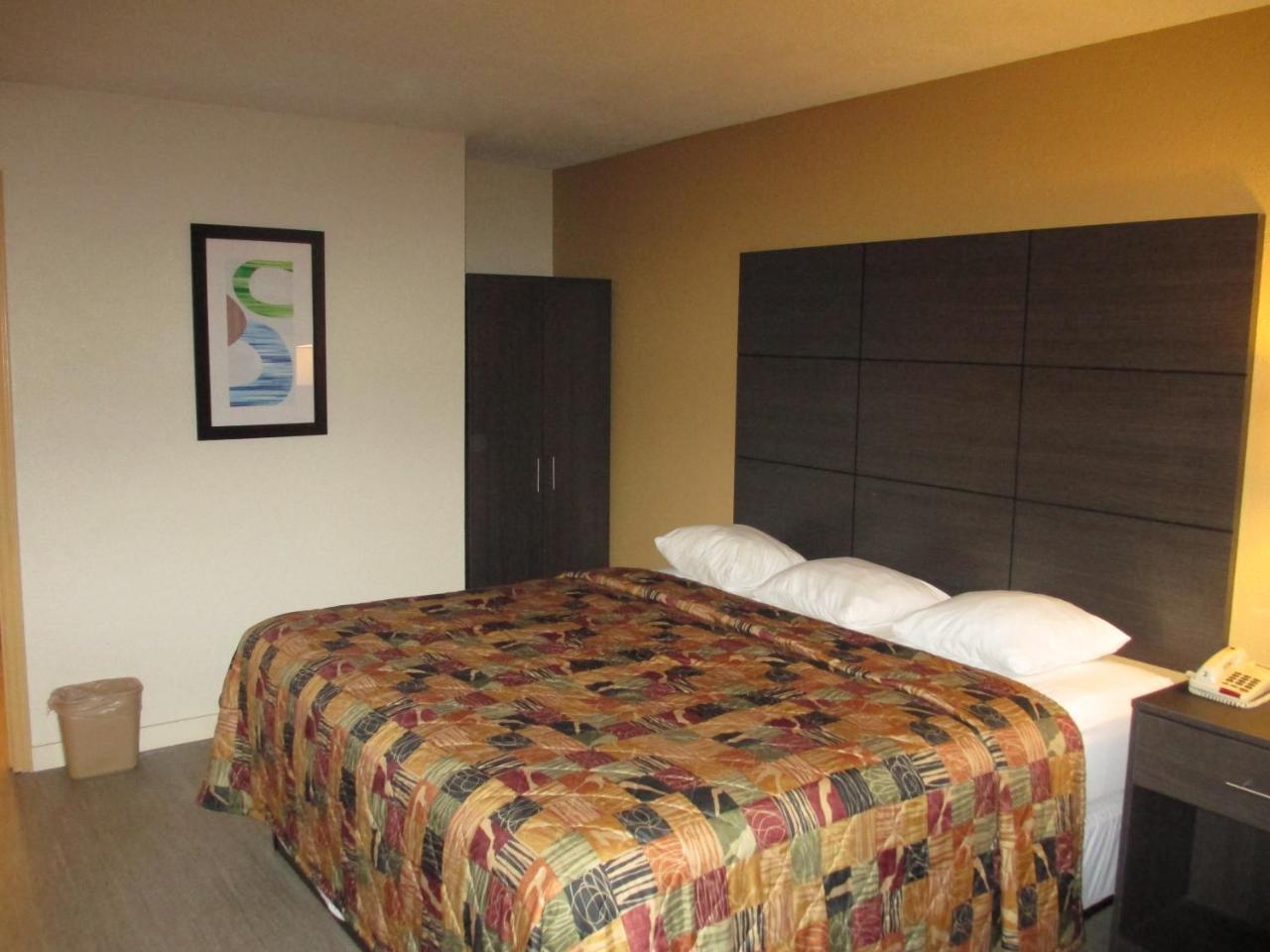 Sunset Inn Northlake Шарлотт Экстерьер фото